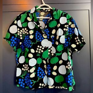 (LIKE NEW) Uniqlo Marimekko 2020 collaboration blouse - hard to find, size XL